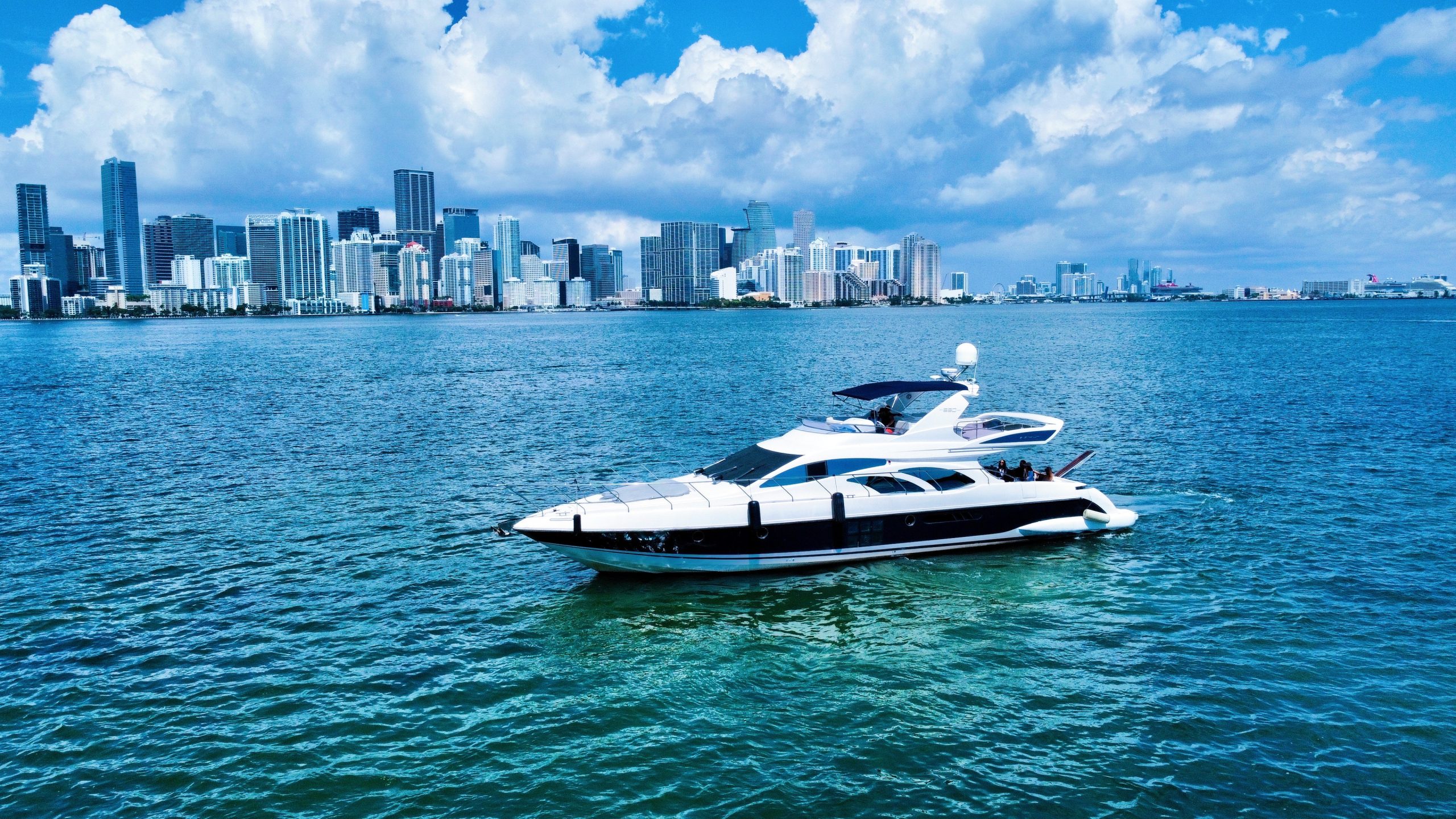 Top Boat Rental in Miami: Ultimate Guide to Booking Your Dream Yacht